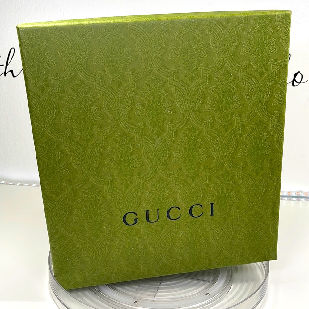 Authentic Gucci box empty - Picture 1 of 6